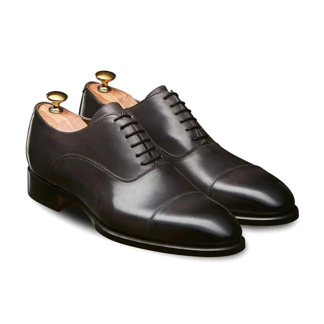 Polished Oxford leather shoes with durable rubber sole
